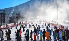 开云体育下载:追光｜炎炎夏日，这里的滑雪场“上新”啦！